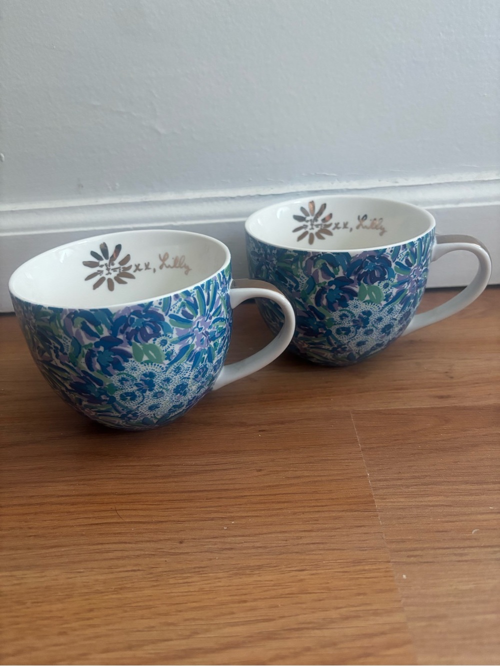 NWOT Set of 2 Lilly Pulitzer mugs